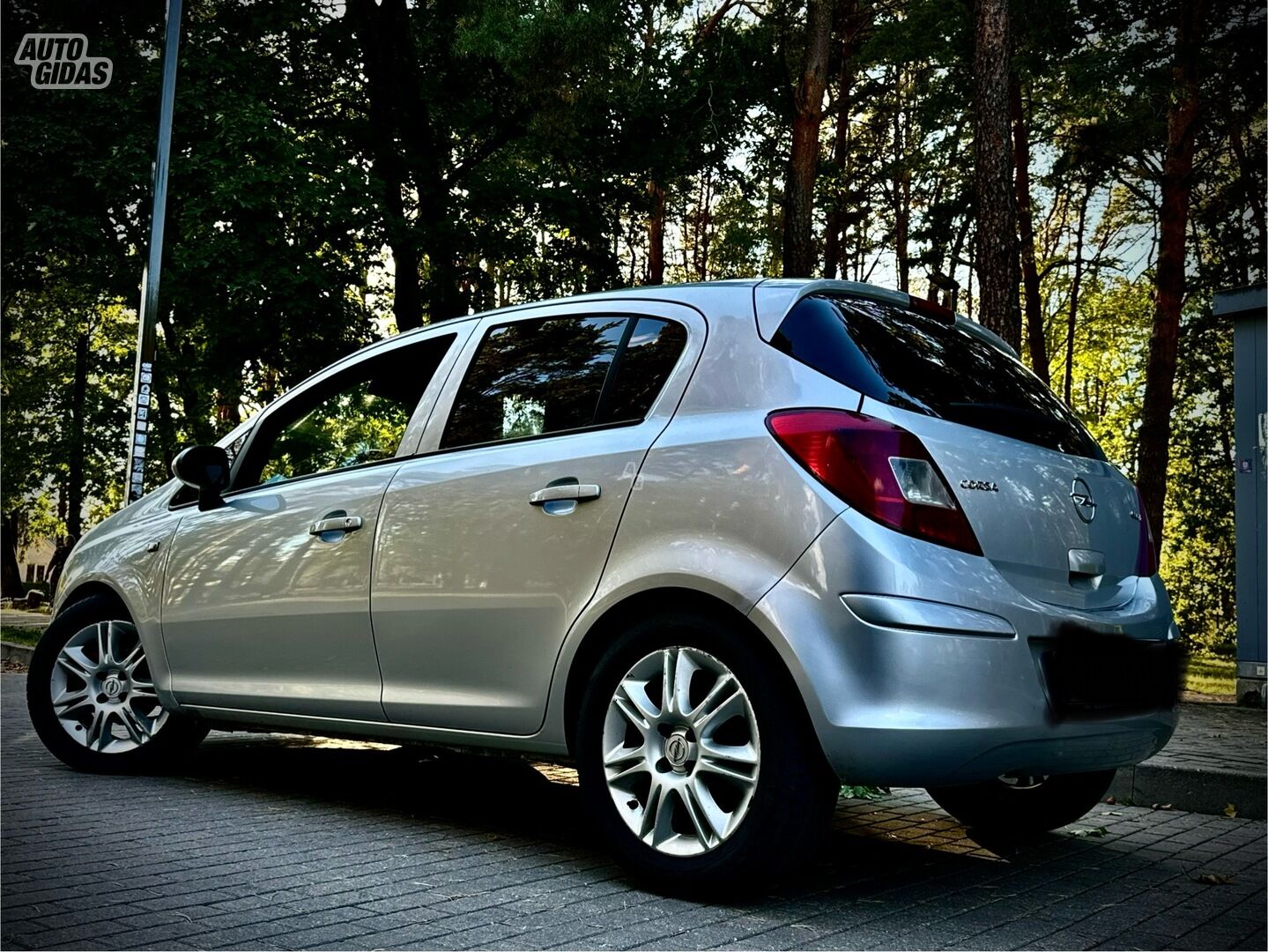 Opel Corsa D 2010 y