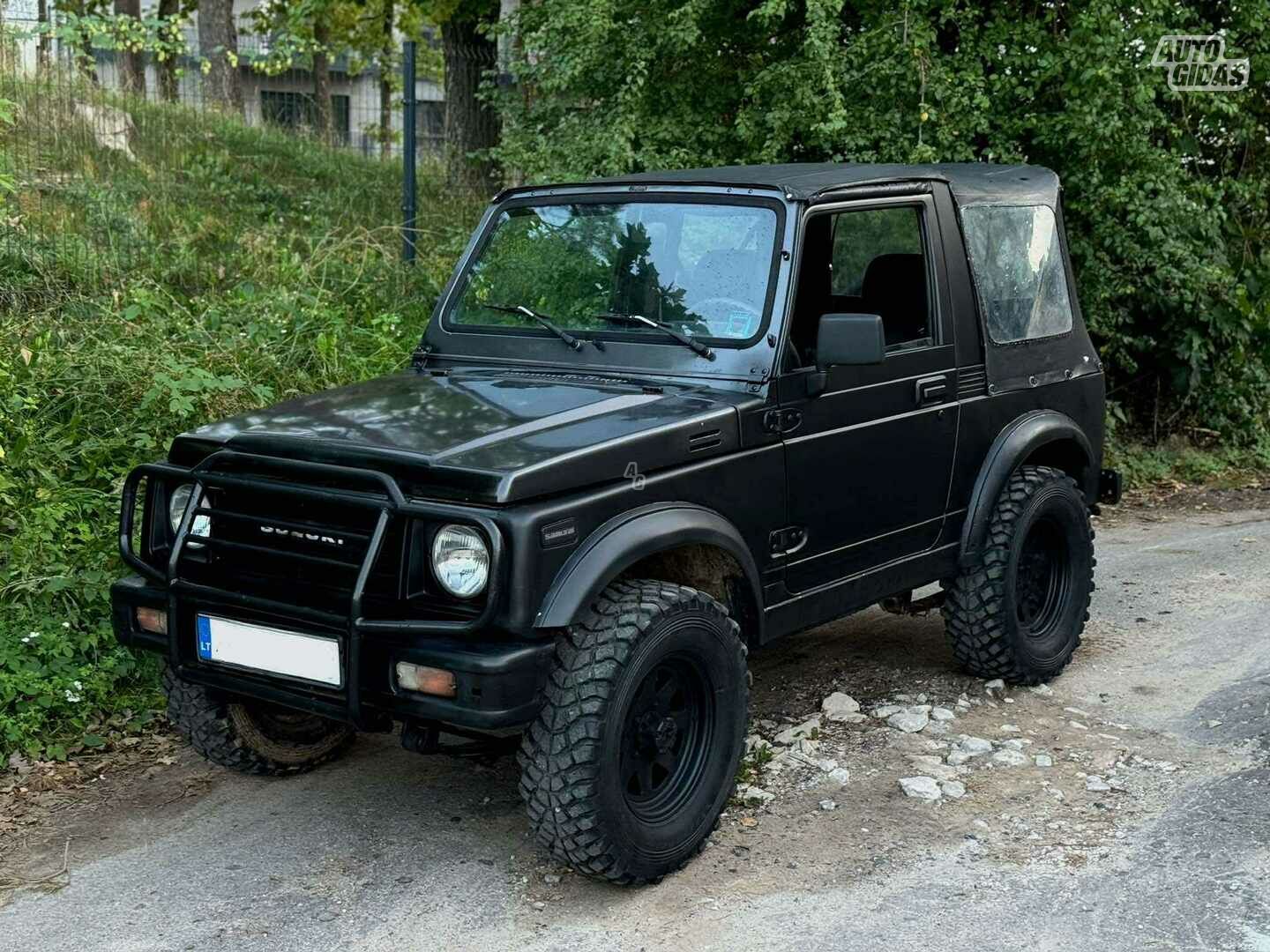 Suzuki Samurai 1987 m Visureigis / Krosoveris