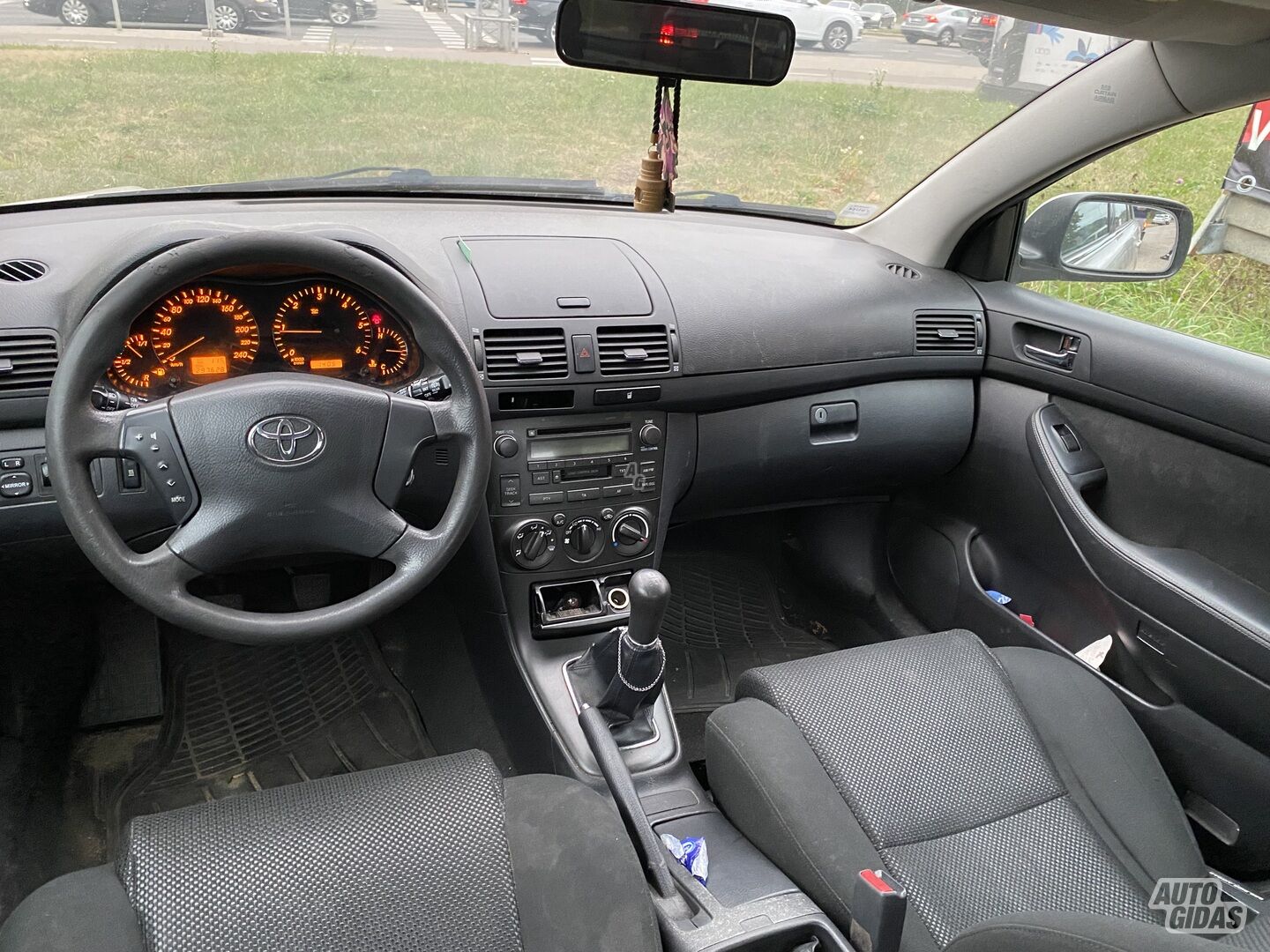 Toyota Avensis II 2004 y