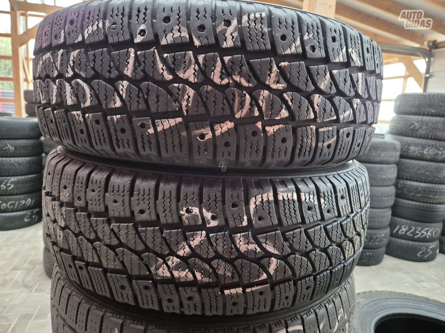 R16C universal tyres minivans