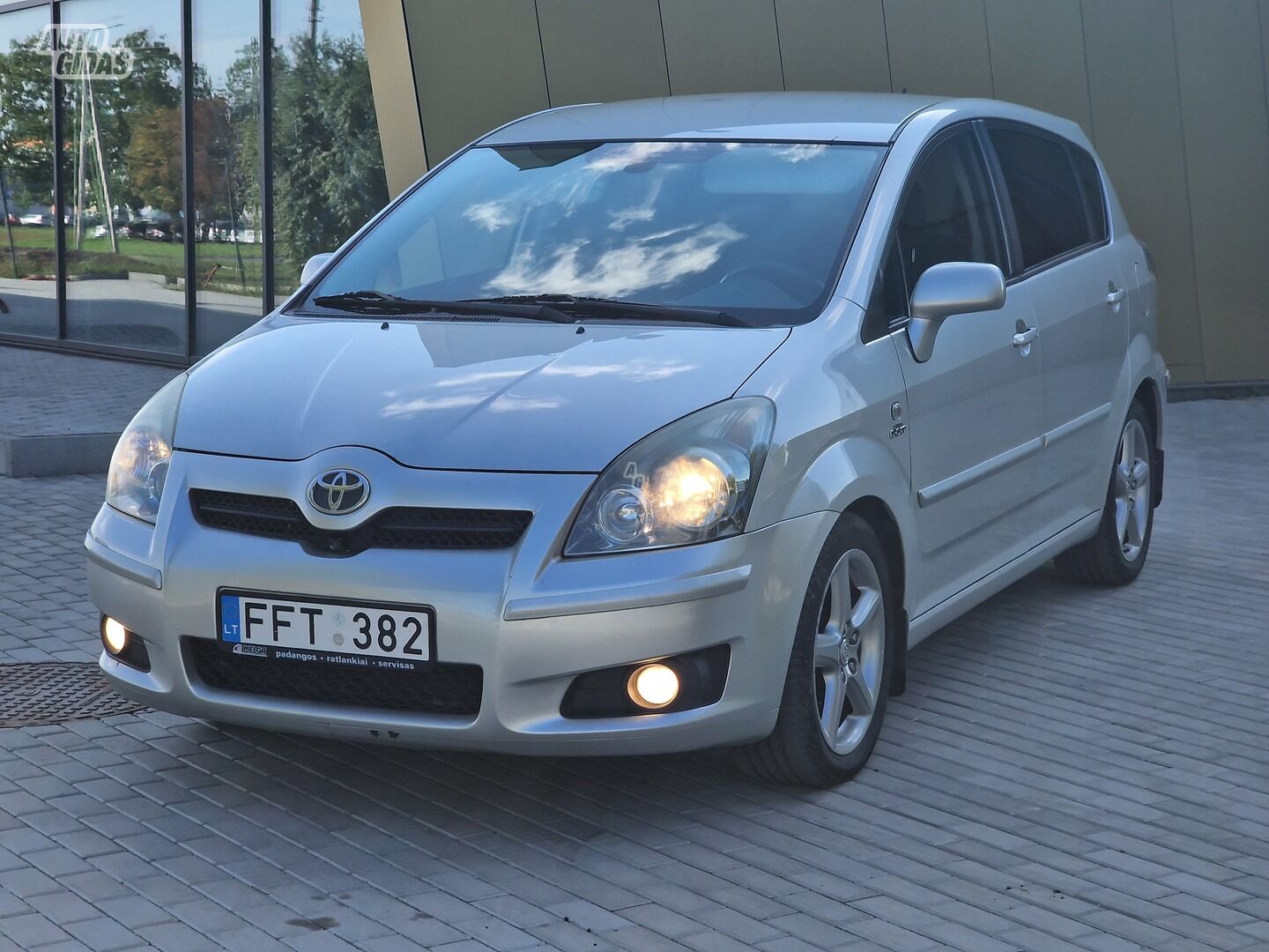 Toyota Corolla Verso 2008 г Минивэн