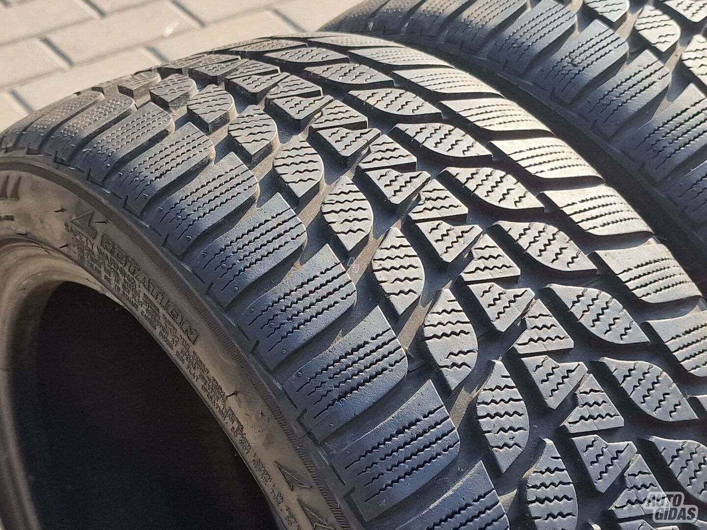 Bridgestone BLIZZAK LM-25 RFT R17 žieminės padangos lengviesiems