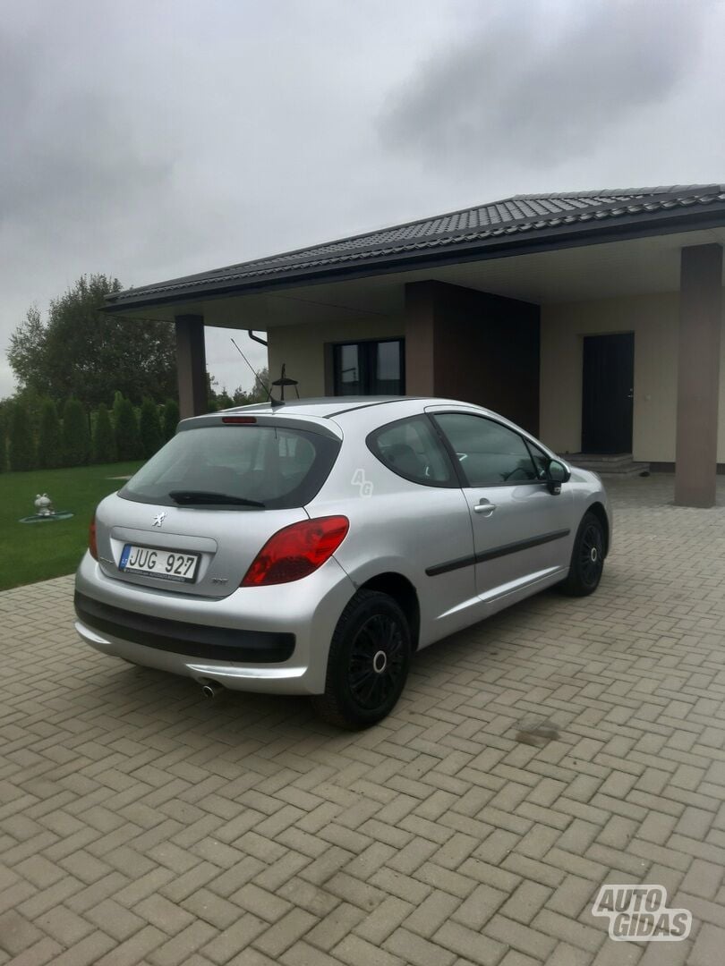 Peugeot 207 2008 г Хэтчбек