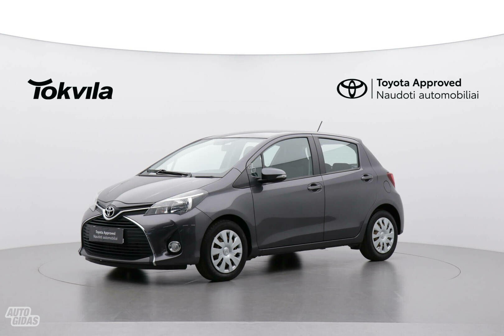 Toyota Yaris 2015 г Хэтчбек