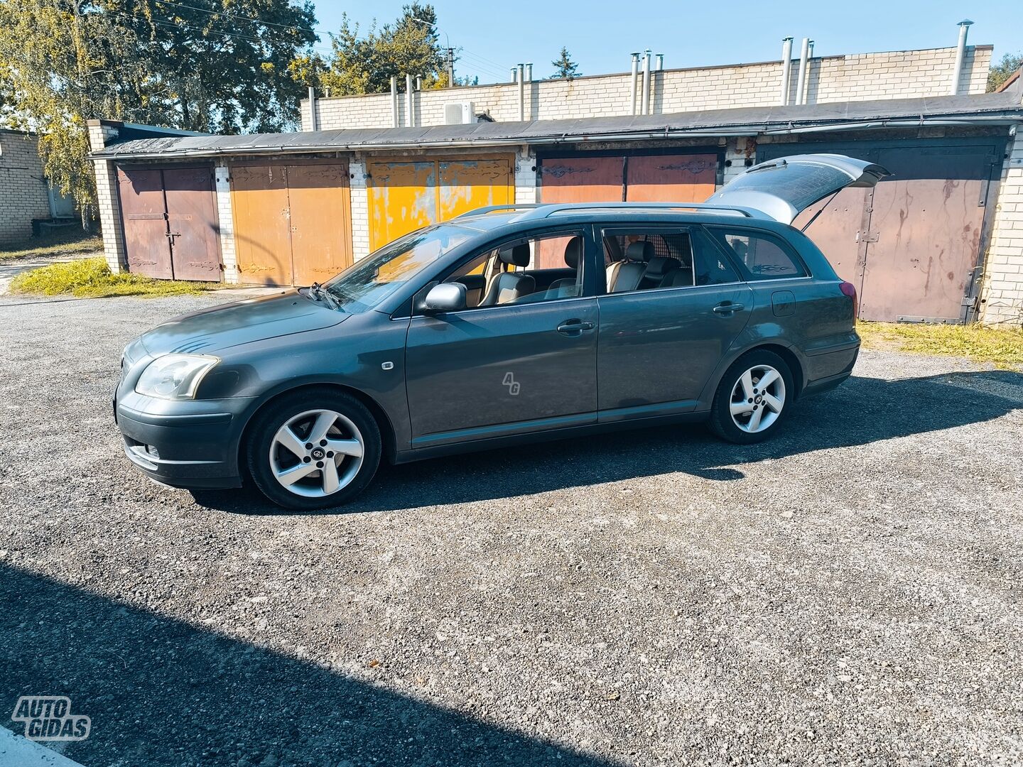 Toyota Avensis 2006 y Wagon