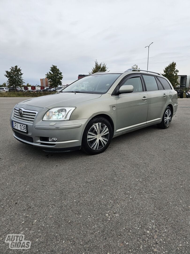 Toyota Avensis II 2004 y