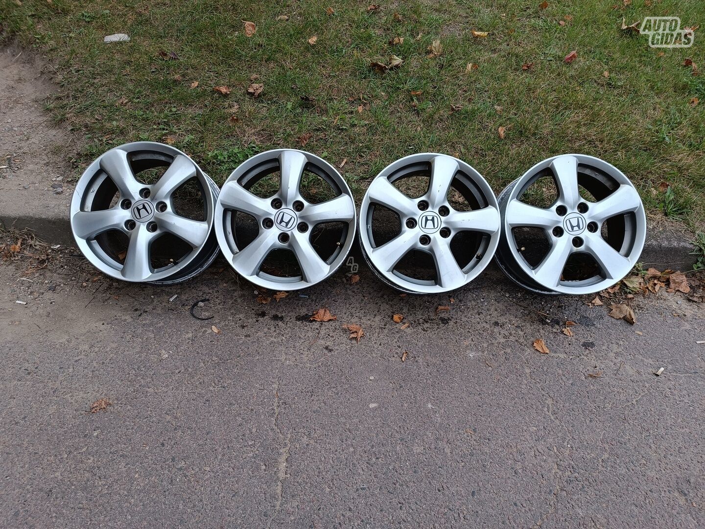 Honda Accord light alloy R16 rims