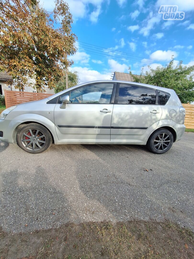 Toyota Corolla Verso IX 2007 г