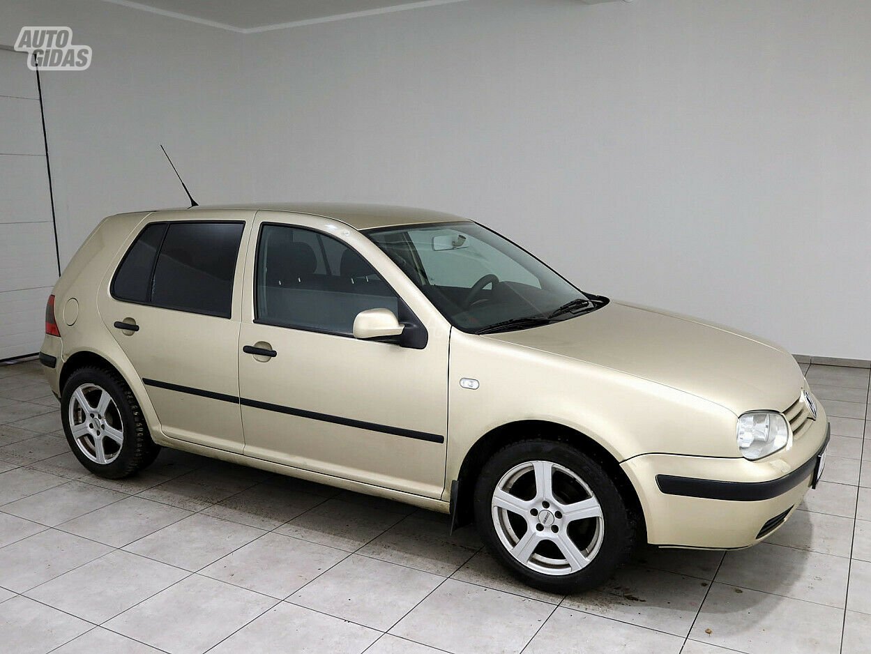 Volkswagen Golf 2001 m Hečbekas