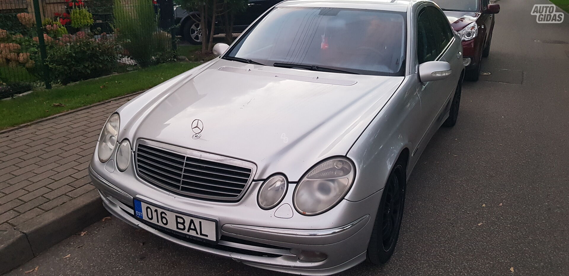 Mercedes-Benz E 270 2002 y Sedan