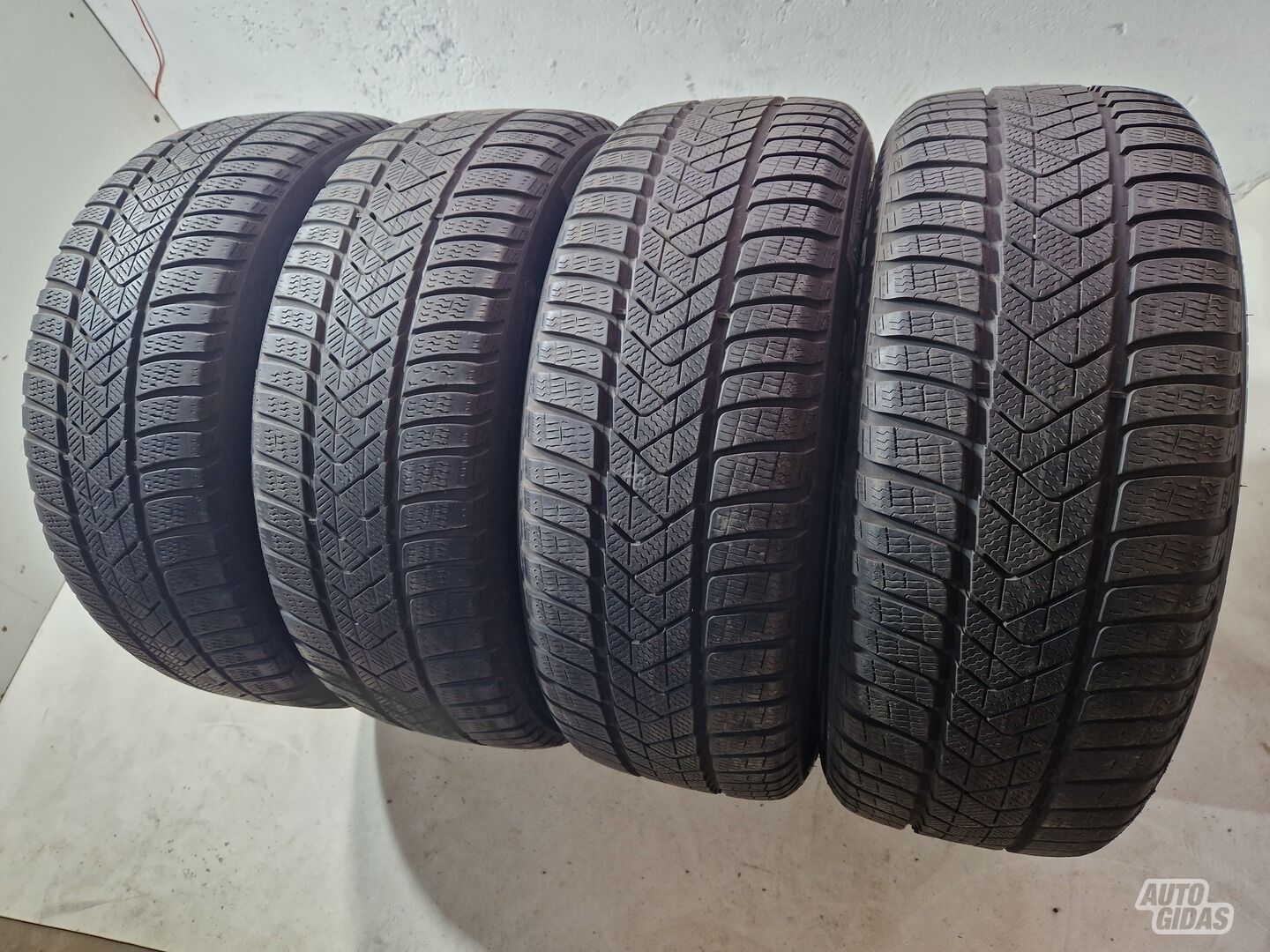 Pirelli 5-6mm R17 žieminės padangos lengviesiems