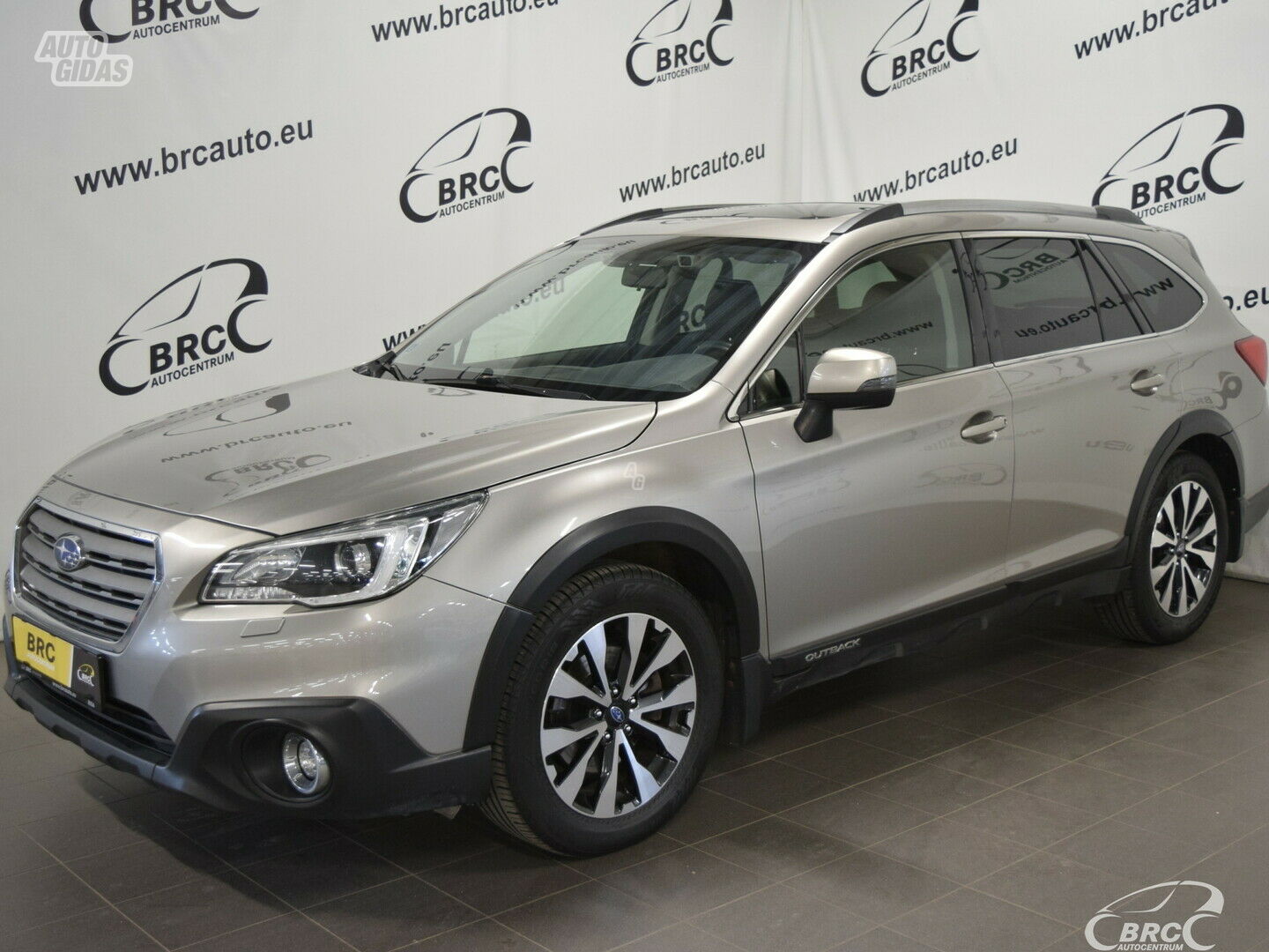 Subaru Outback AWD A/T 2016 y