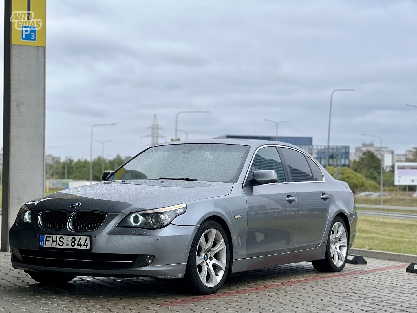 Bmw 530 E60 2005 г