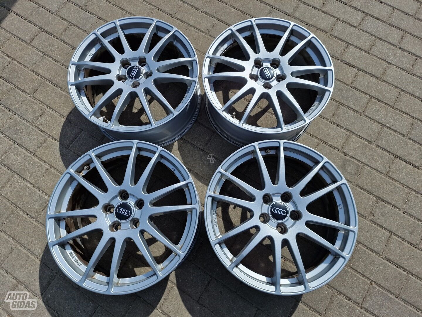 Audi Q3, Q3 Sportback Q3 light alloy R18 rims