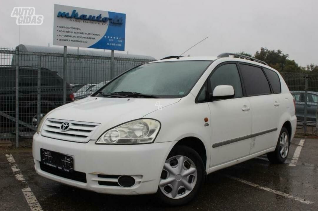 Toyota Avensis Verso 2.0 2003 y