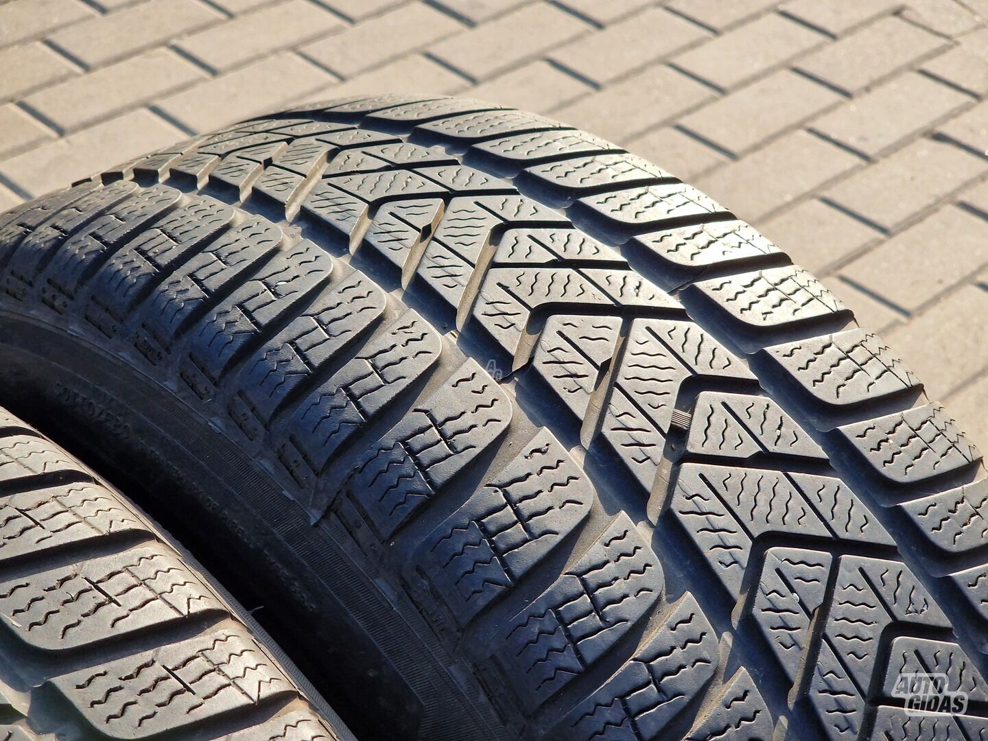 Pirelli Winter SOTTO ZERO 3 R17 žieminės padangos lengviesiems