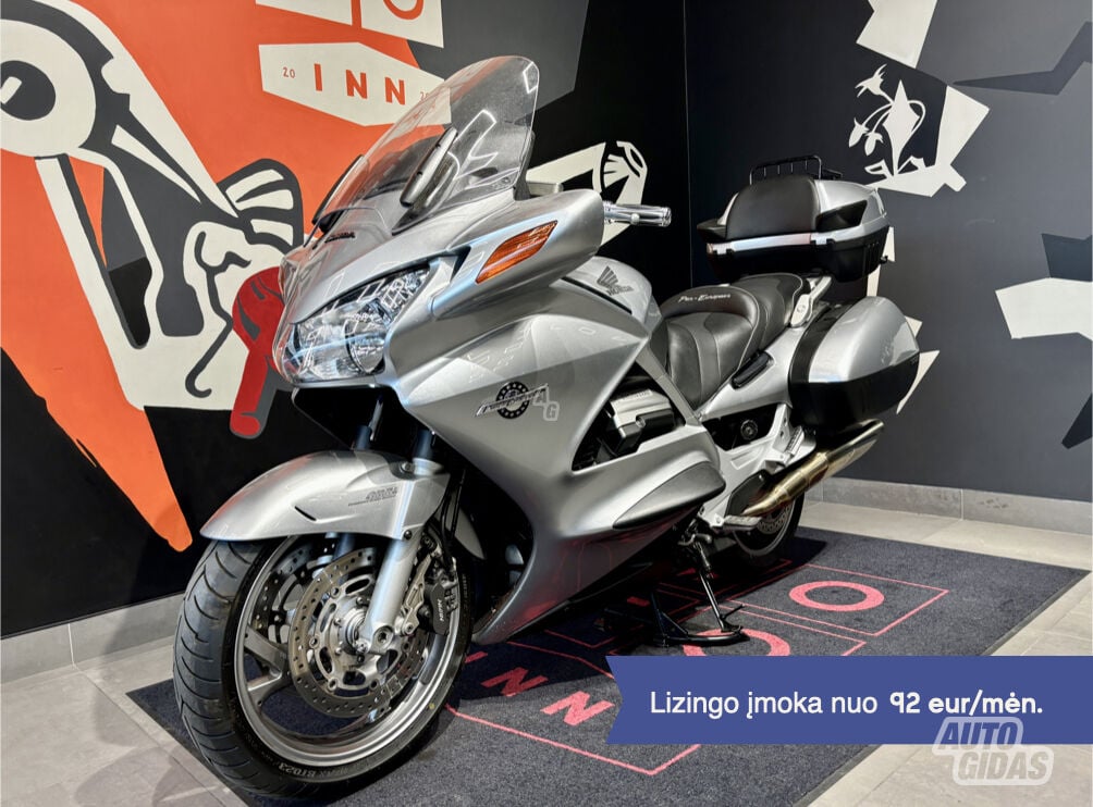 Honda ST 2005 y Touring / Sport Touring motorcycle