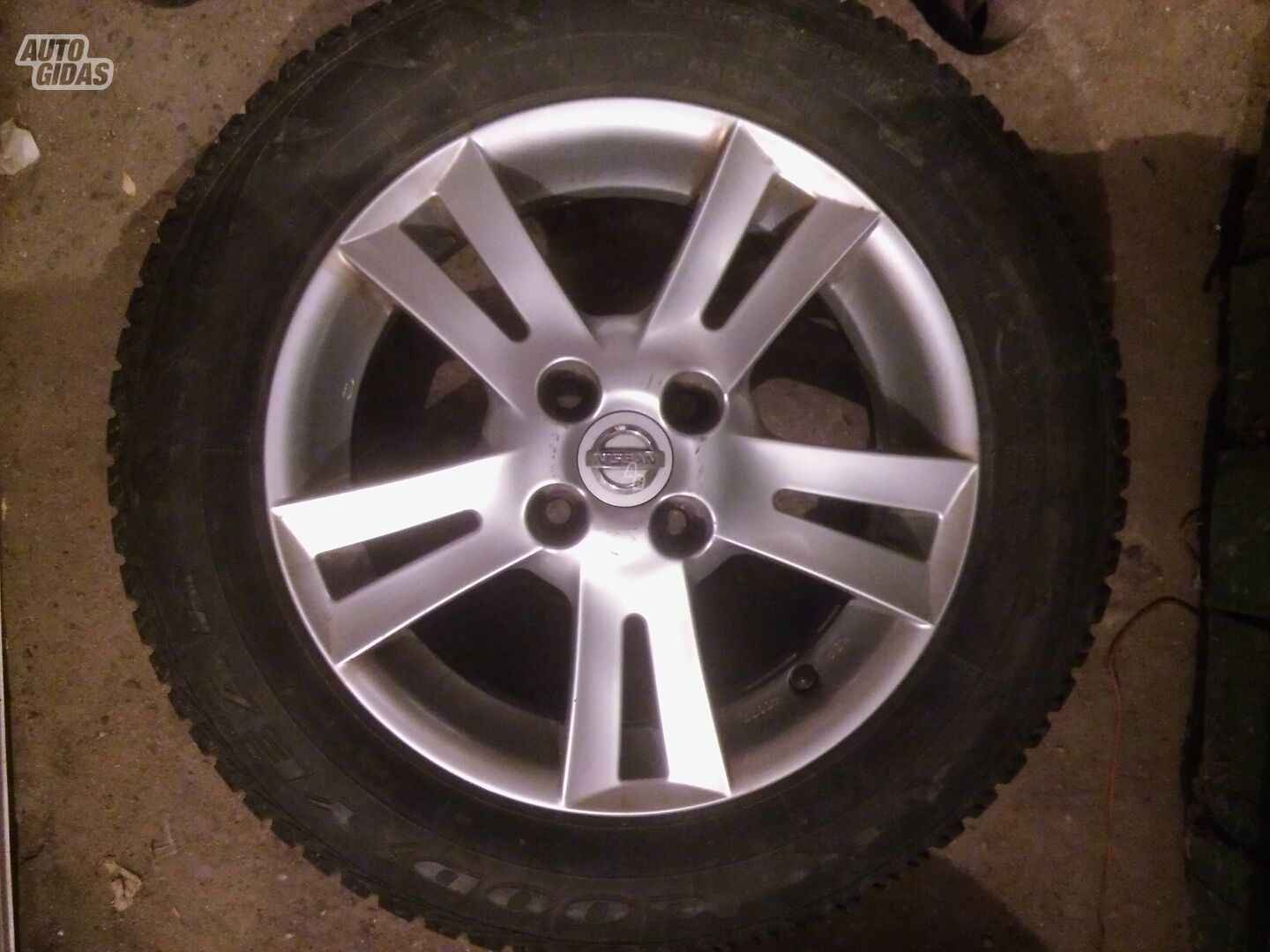 Nissan Note light alloy R15 rims