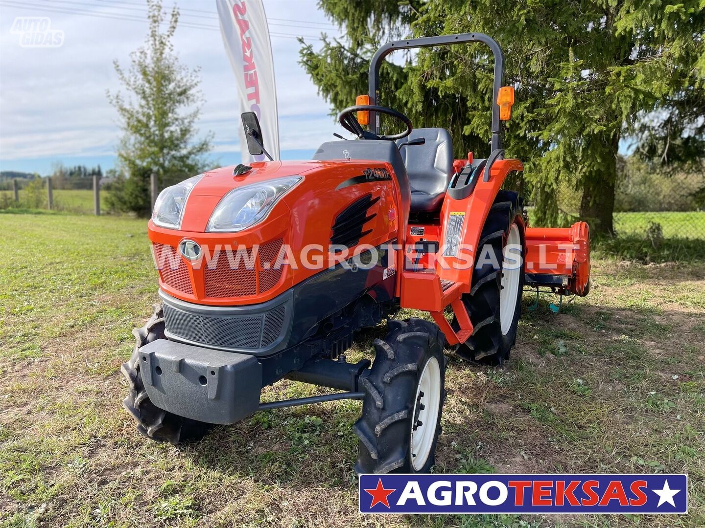 Kubota įvairūs modeliai 2001 m Traktorius