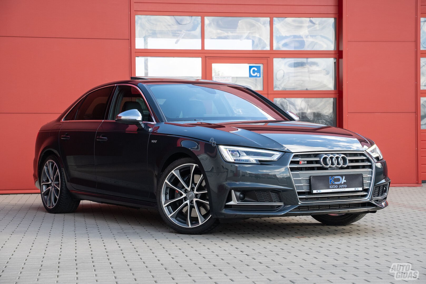 Audi S4 B9 2018 y