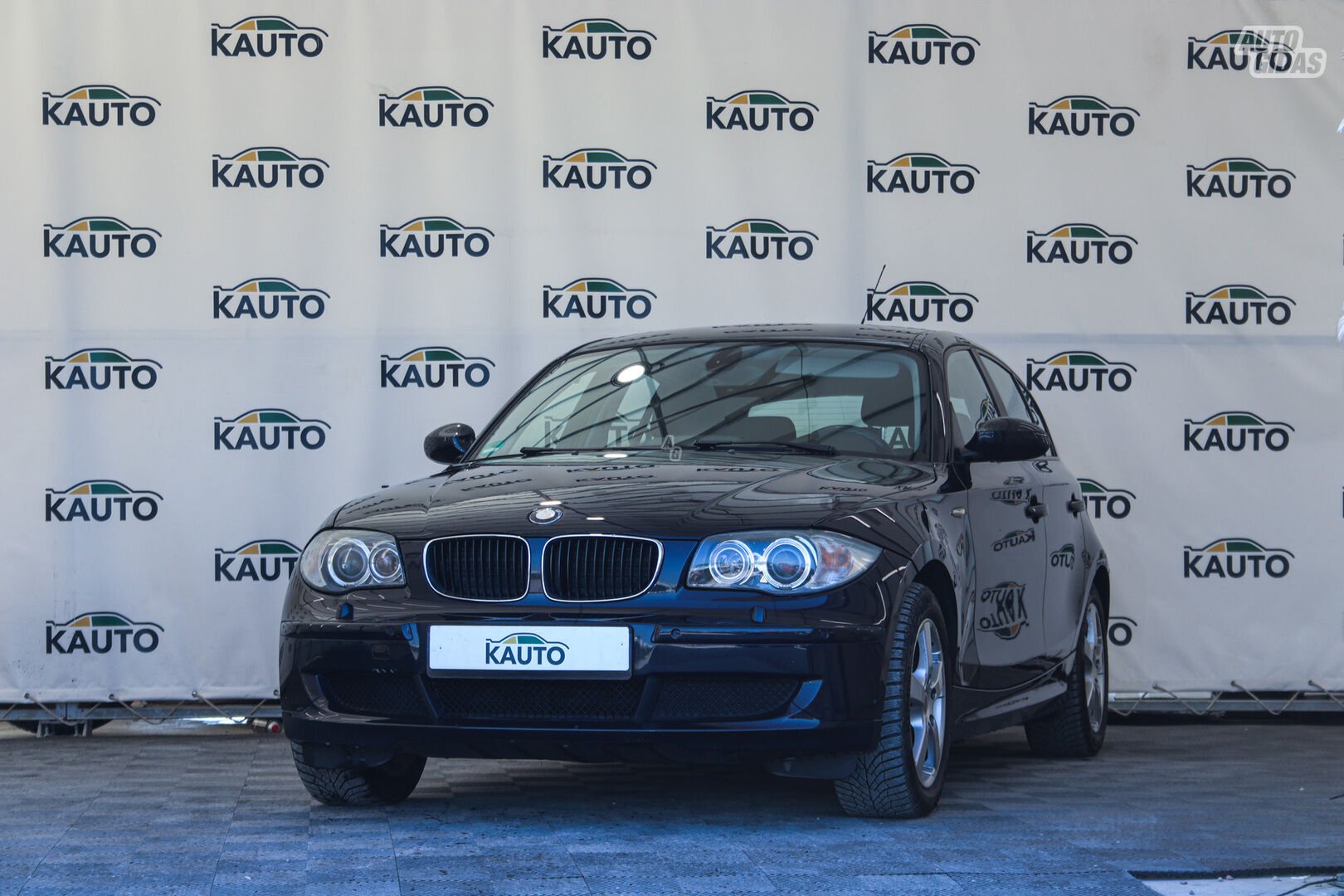 Bmw 120 2009 г Хэтчбек