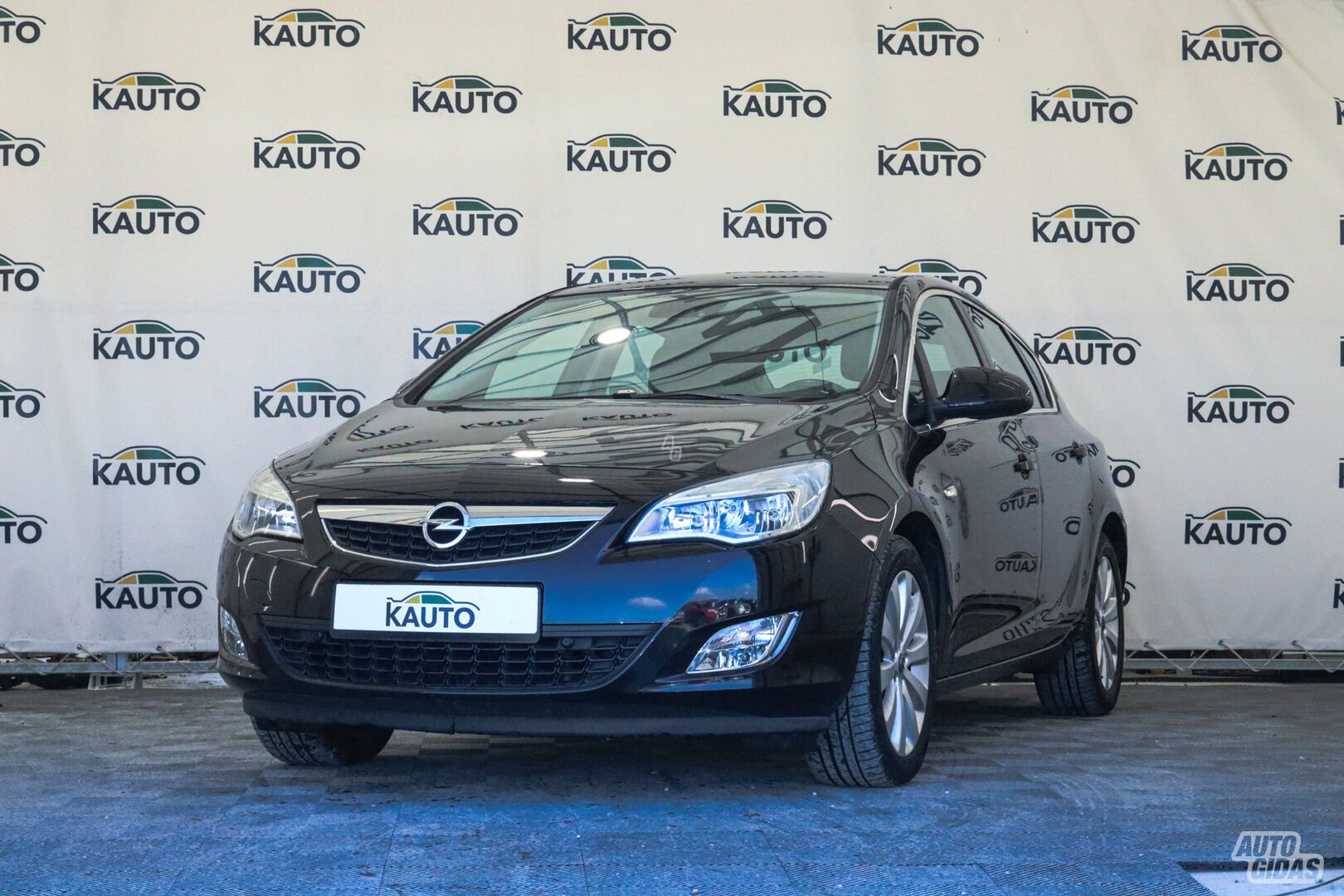 Opel Astra 2010 г Хэтчбек