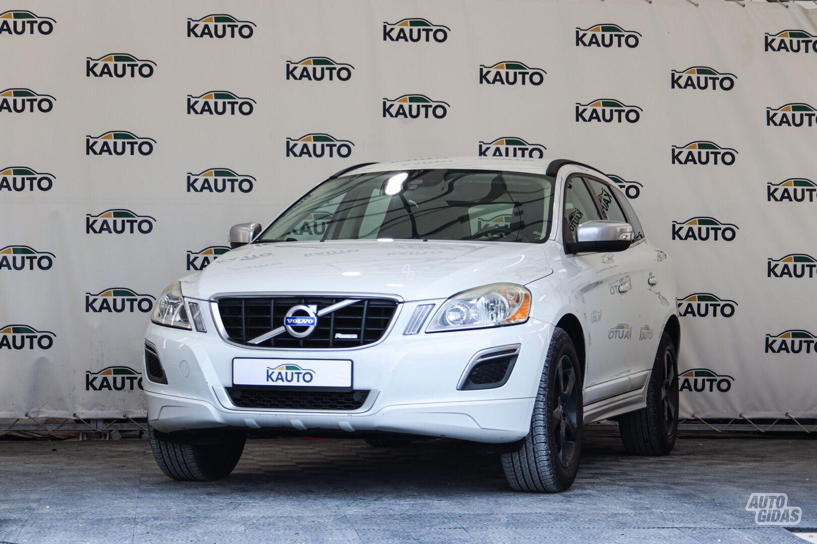 Volvo XC60 2012 г Внедорожник / Кроссовер