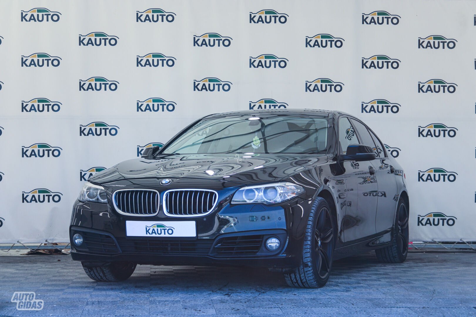 Bmw 520 2015 m Sedanas