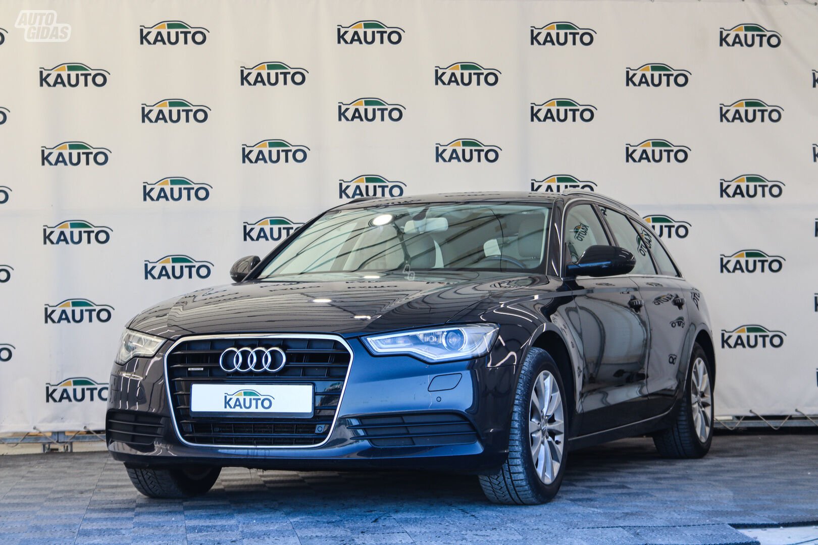 Audi A6 2011 г Универсал