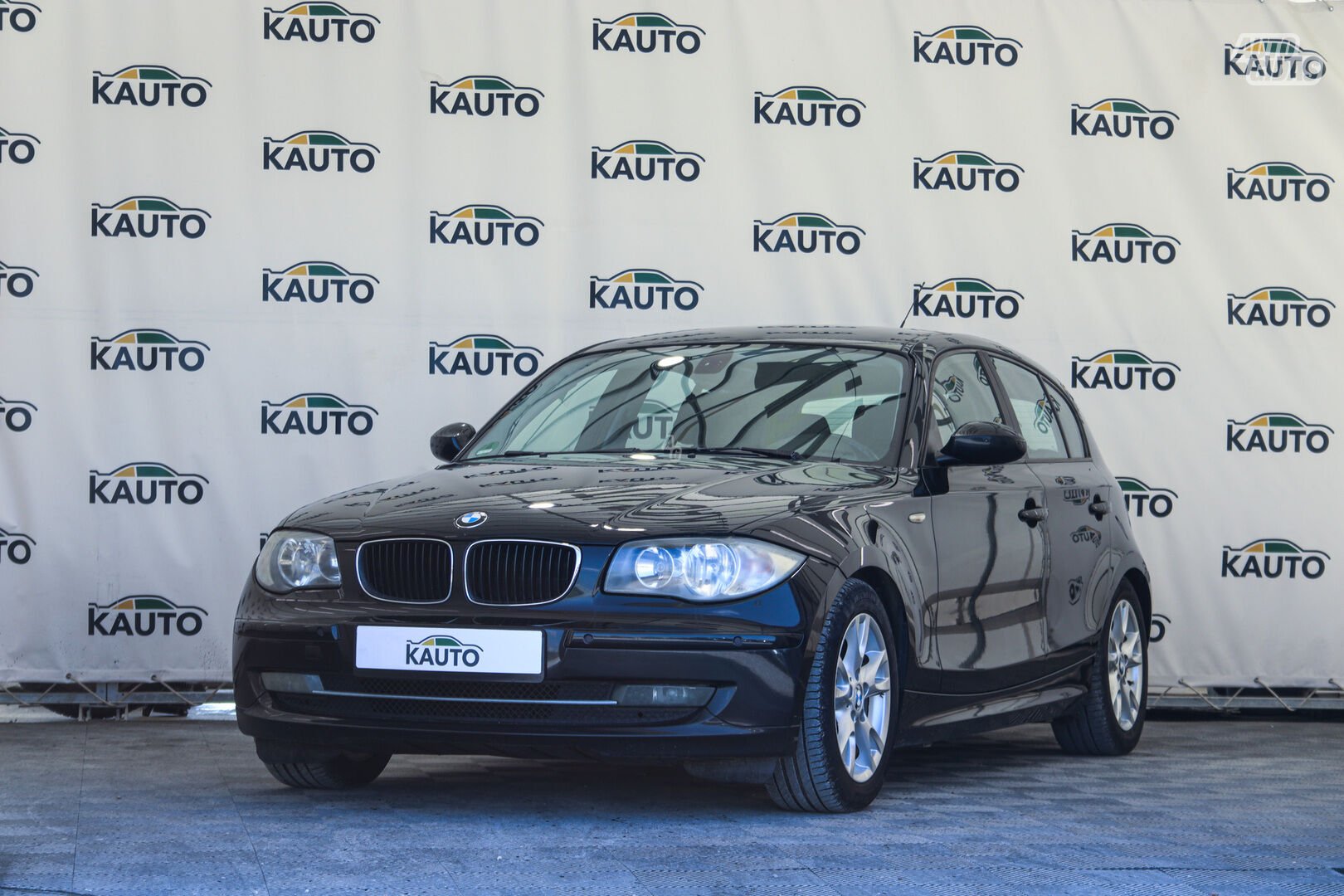 Bmw 120 2008 г Хэтчбек