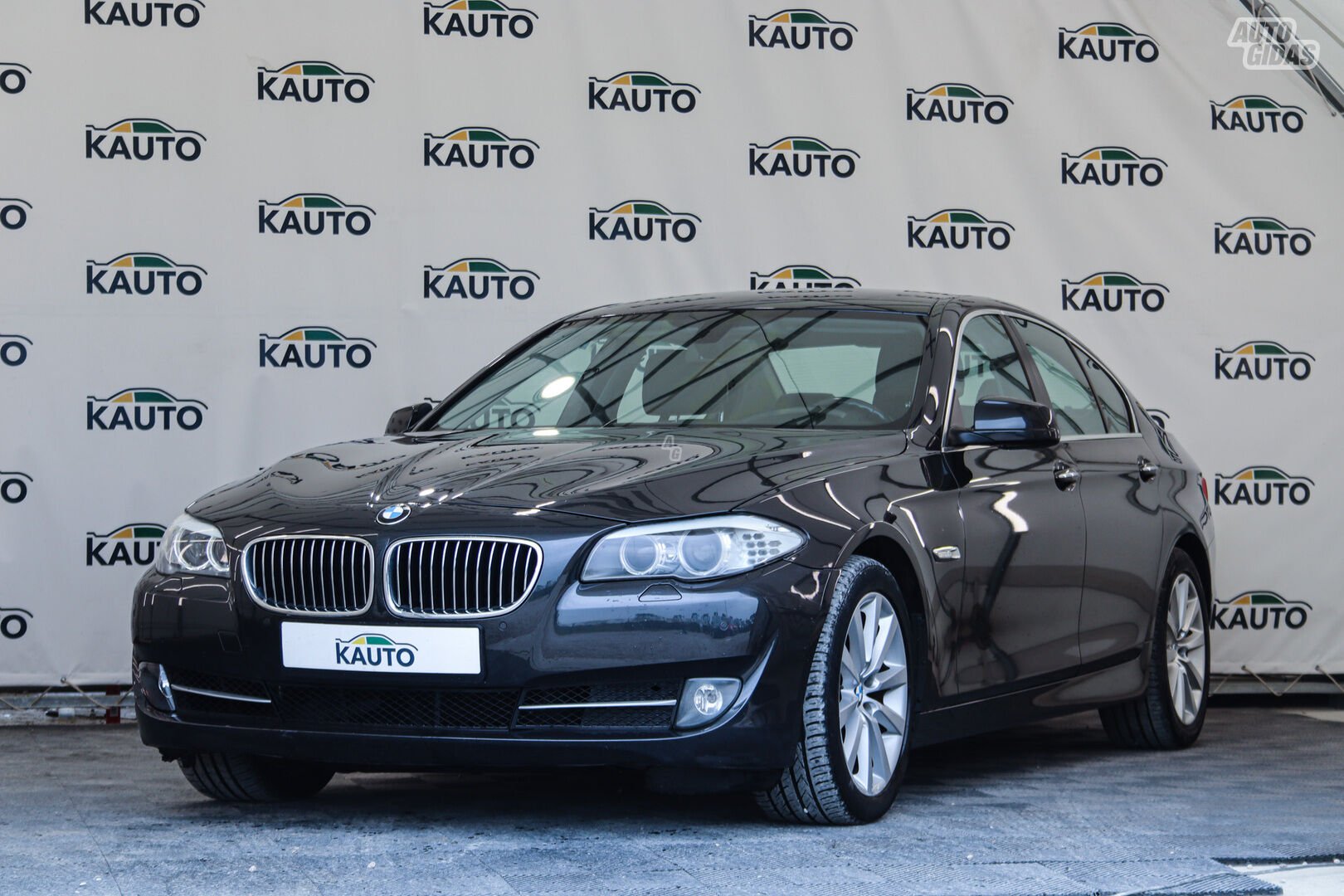 Bmw 520 2013 m Sedanas