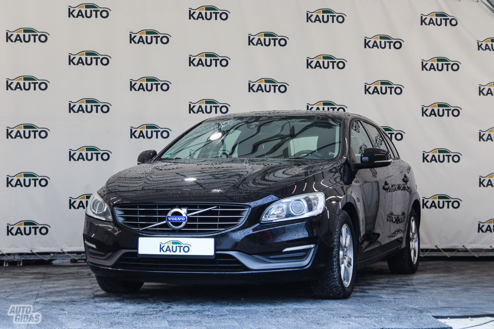 Volvo v60 2013 m Universalas