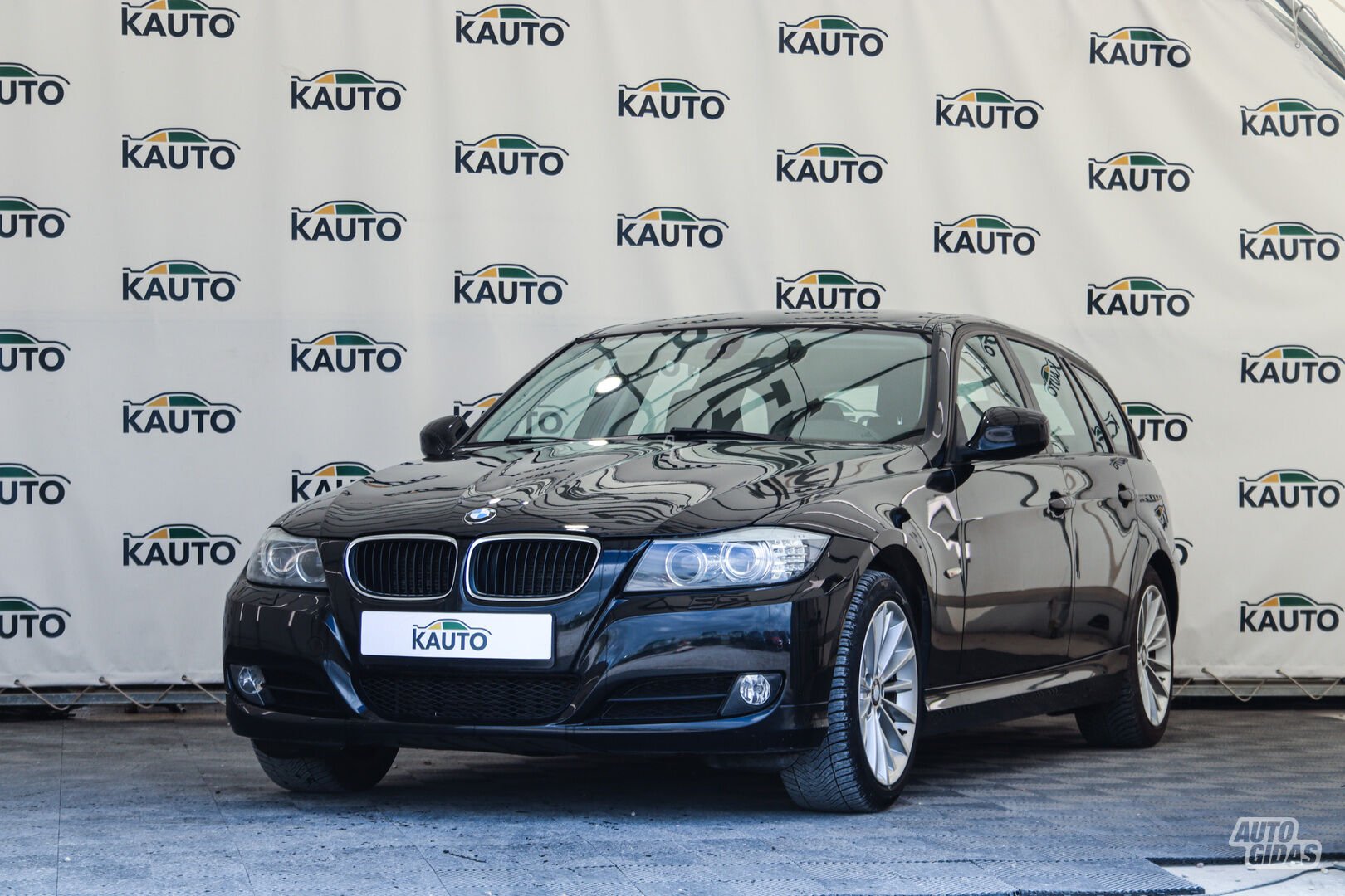 Bmw 320 2010 г Универсал