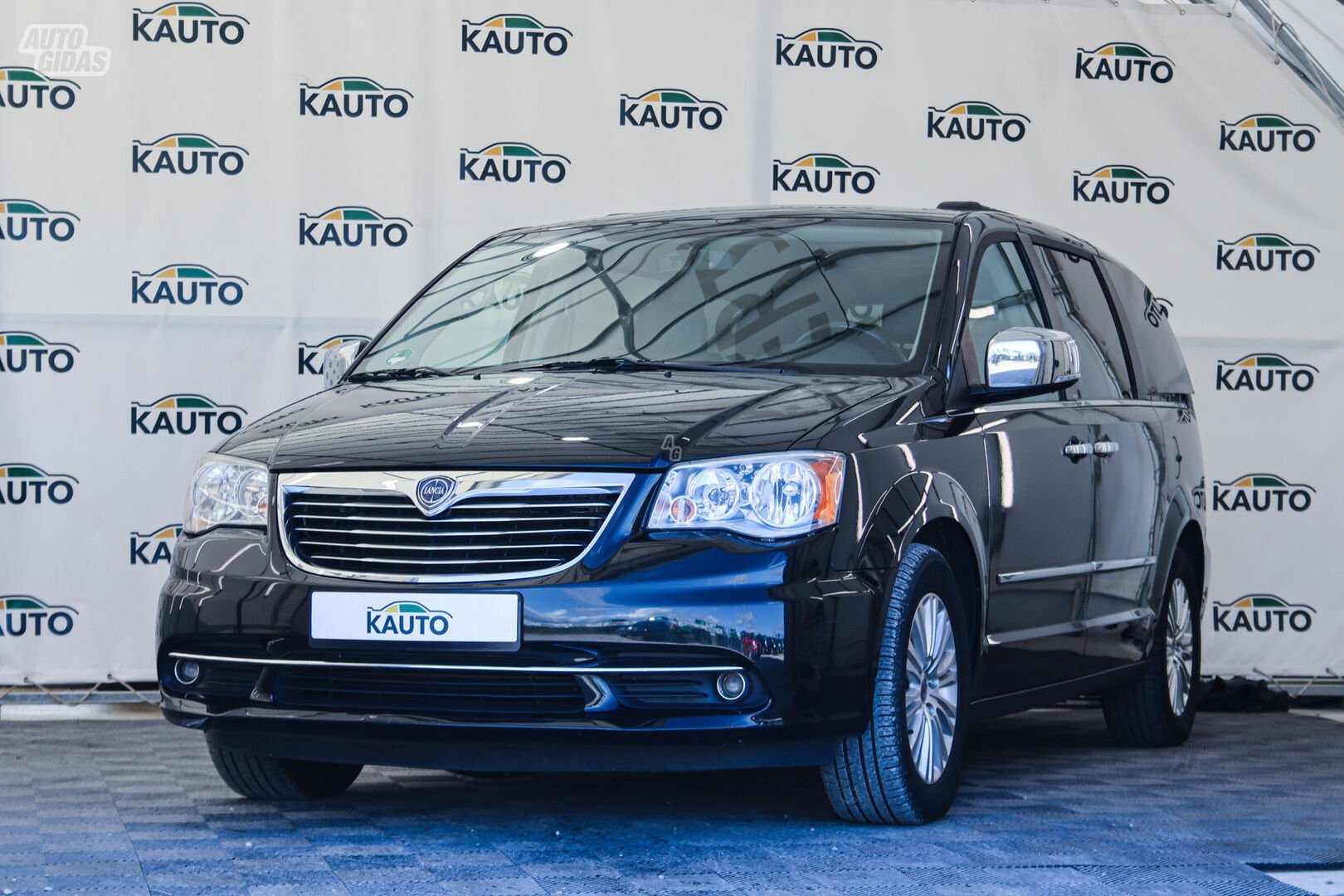 Lancia Voyager 2013 г Минивэн