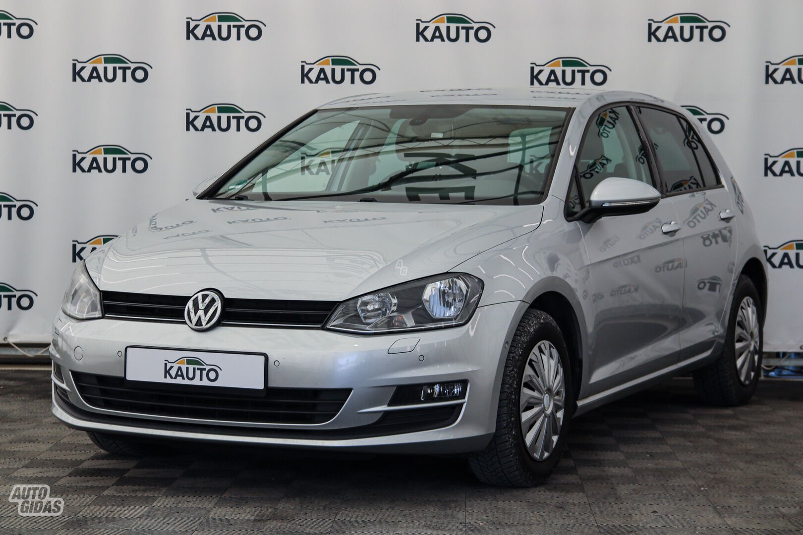 Volkswagen Golf 2013 г Хэтчбек