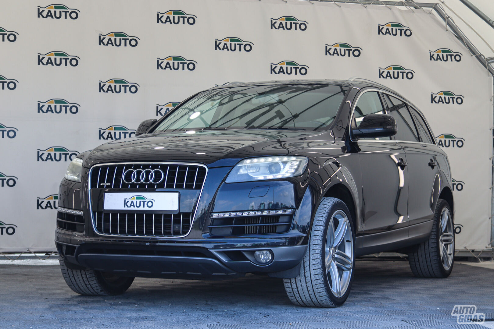 Audi Q7 2011 y Off-road / Crossover