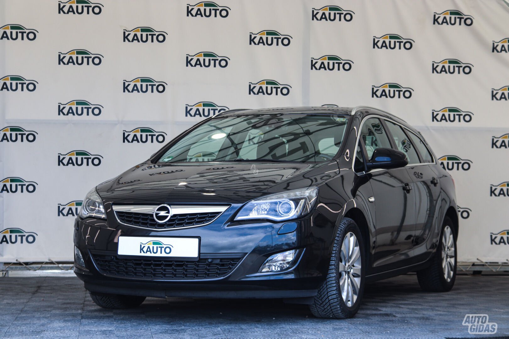 Opel Astra 2011 y Wagon