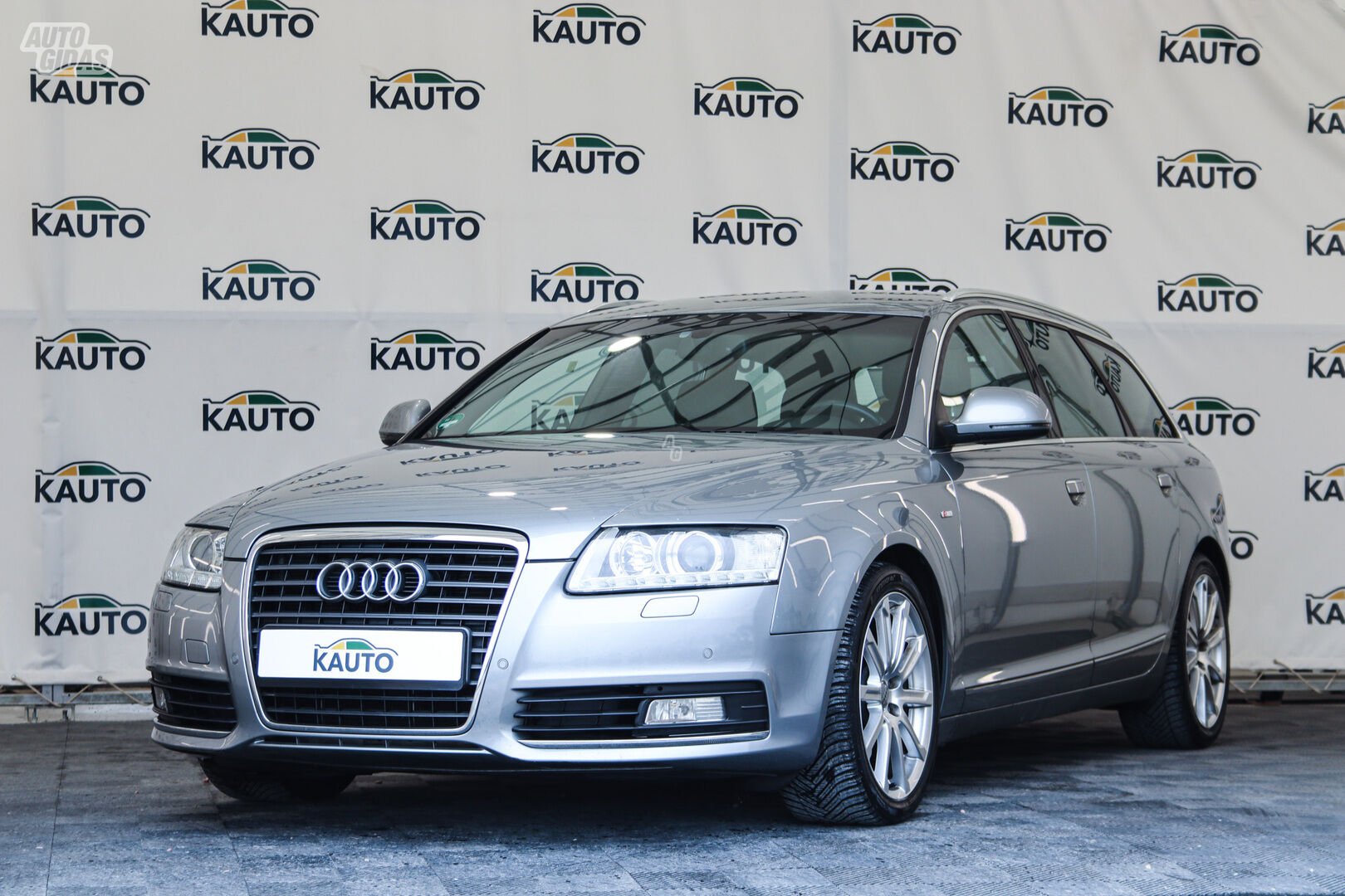 Audi A6 2011 m Universalas