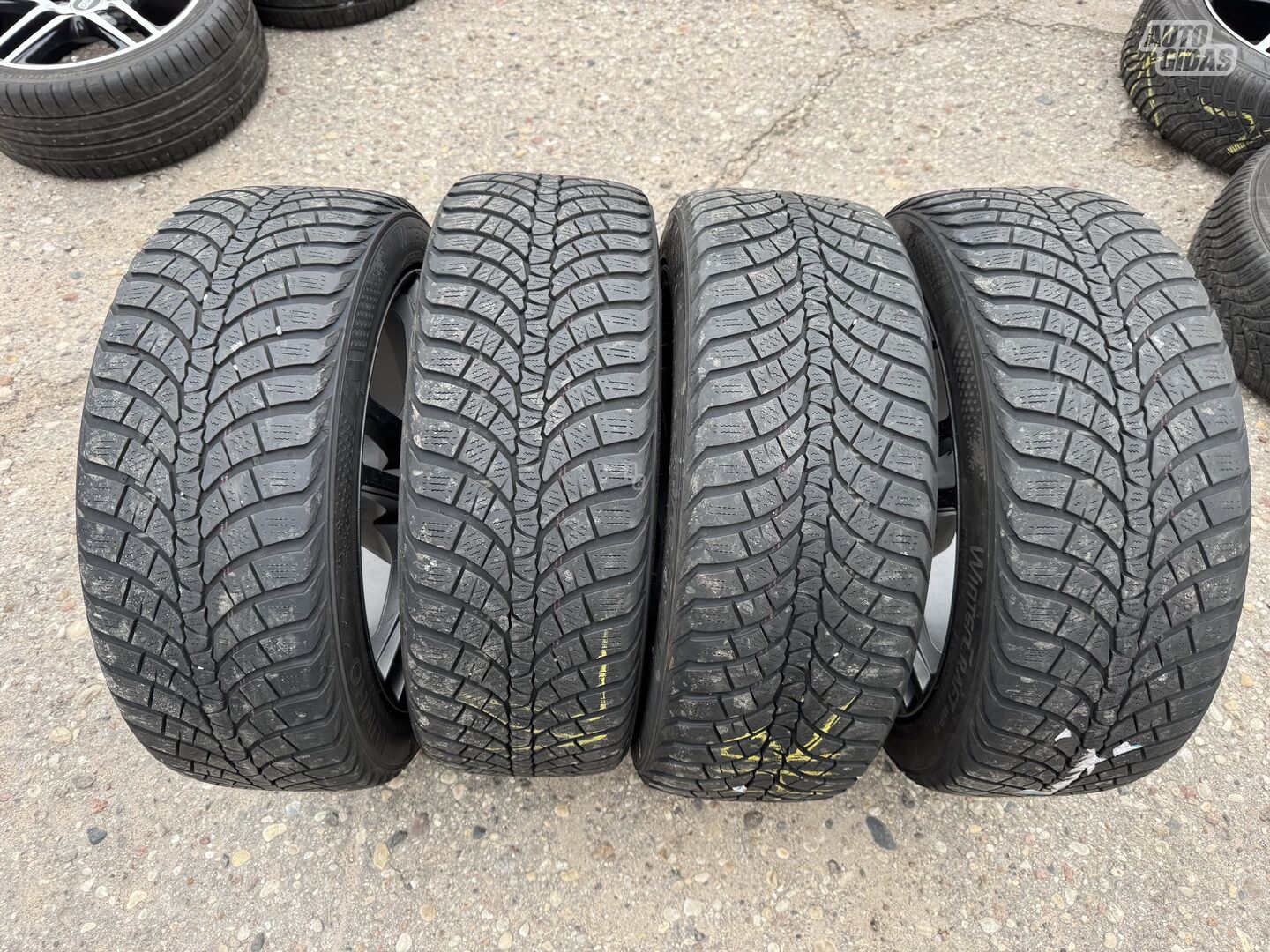 Kumho Siunciam, 5-6mm R19 winter tyres passanger car