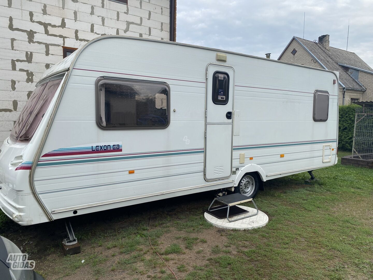 Lunar caravans ltd 2001 m Prikabinamas namelis