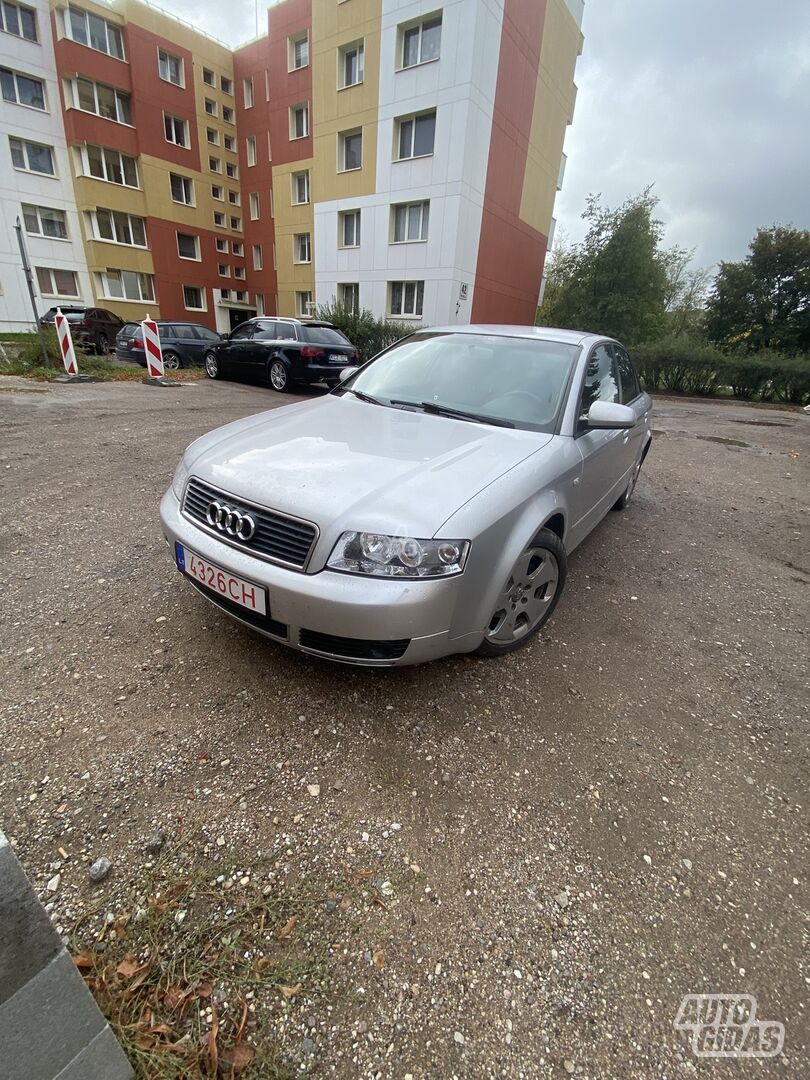 Audi A4 2004 m Sedanas