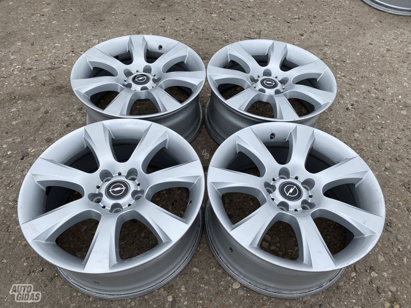 Opel Siunciam, 8J ET30 Insignia light alloy R18 rims