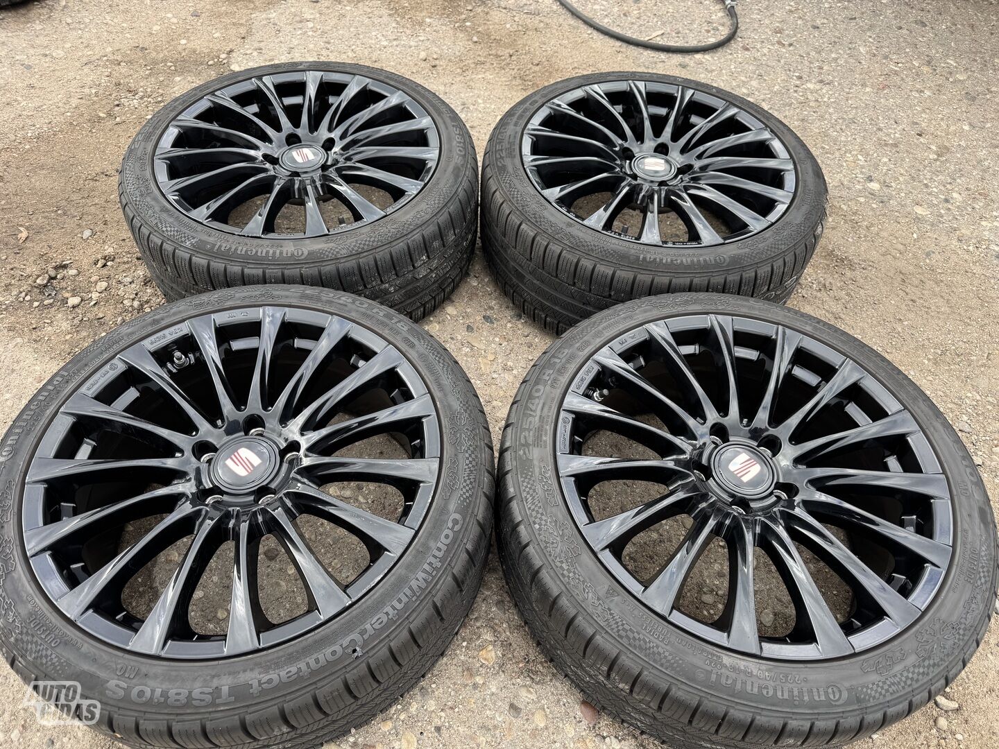 Seat Siunciam, 8J ET38 light alloy R18 rims