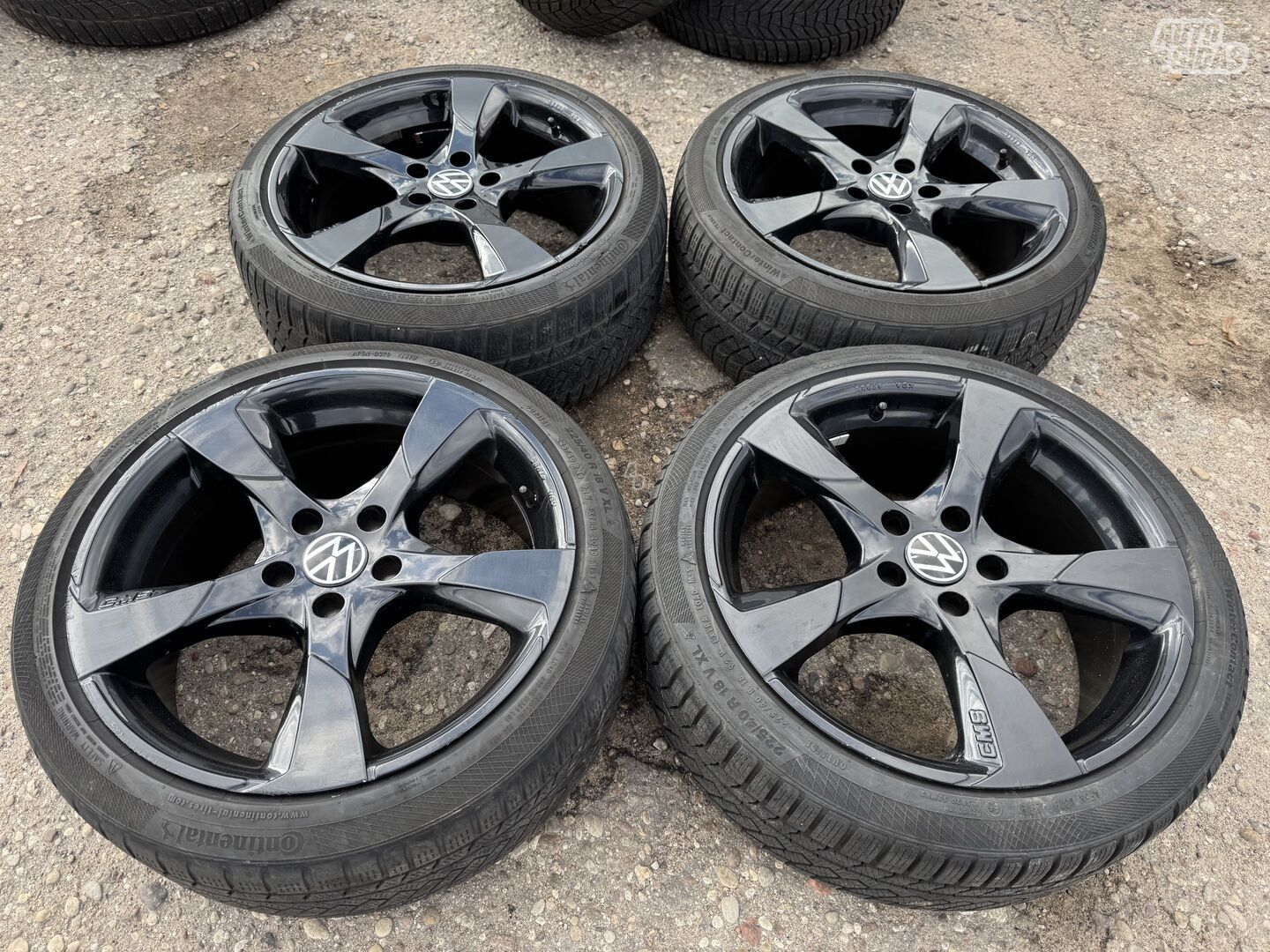 Volkswagen SIunciam, 8J ET41 light alloy R18 rims