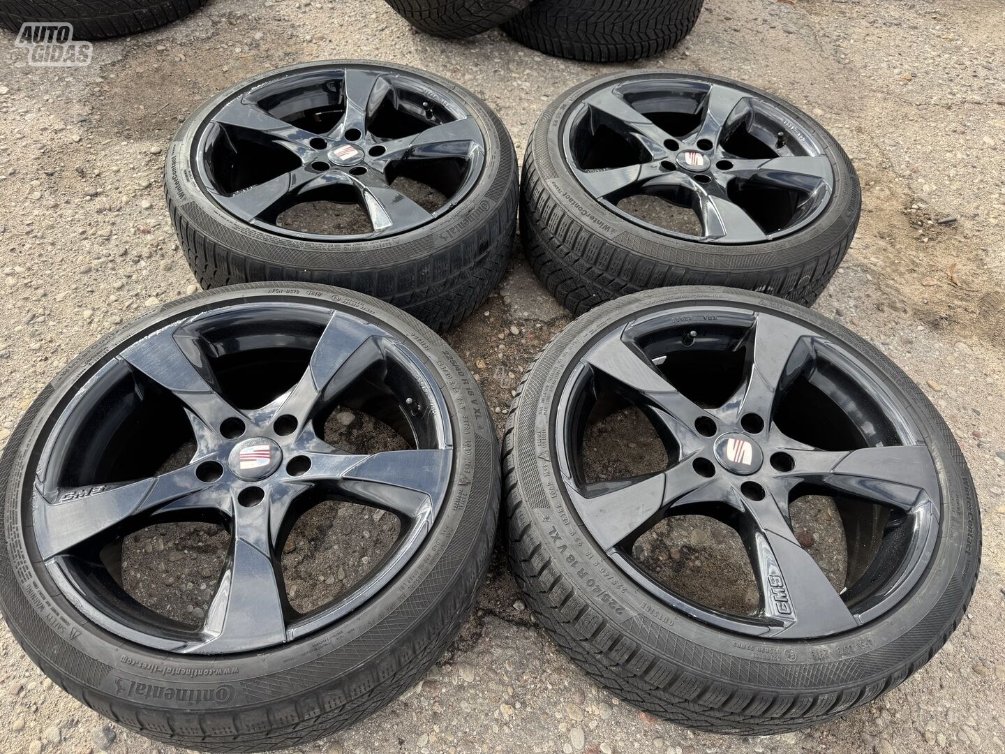 Seat Siunciam, 8J ET41 light alloy R18 rims