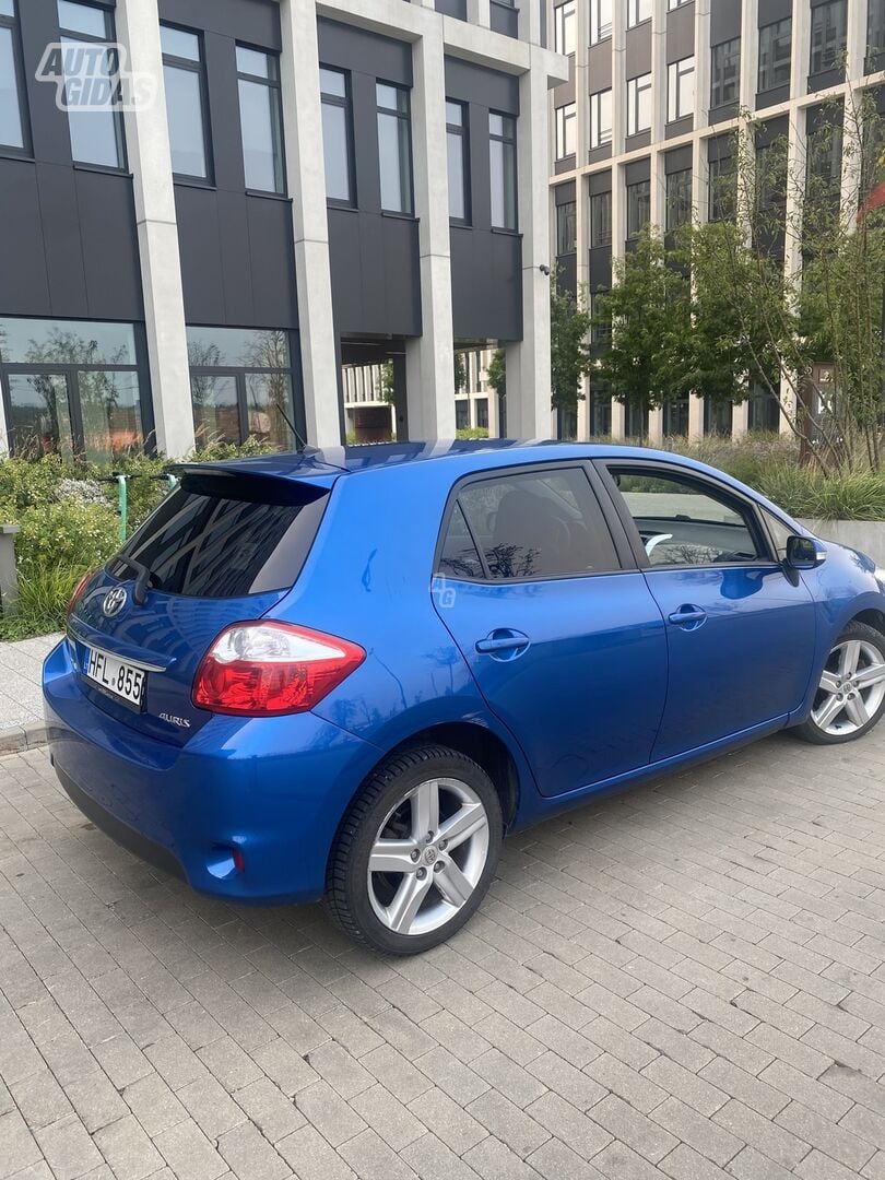 Toyota Auris 2011 y Hatchback