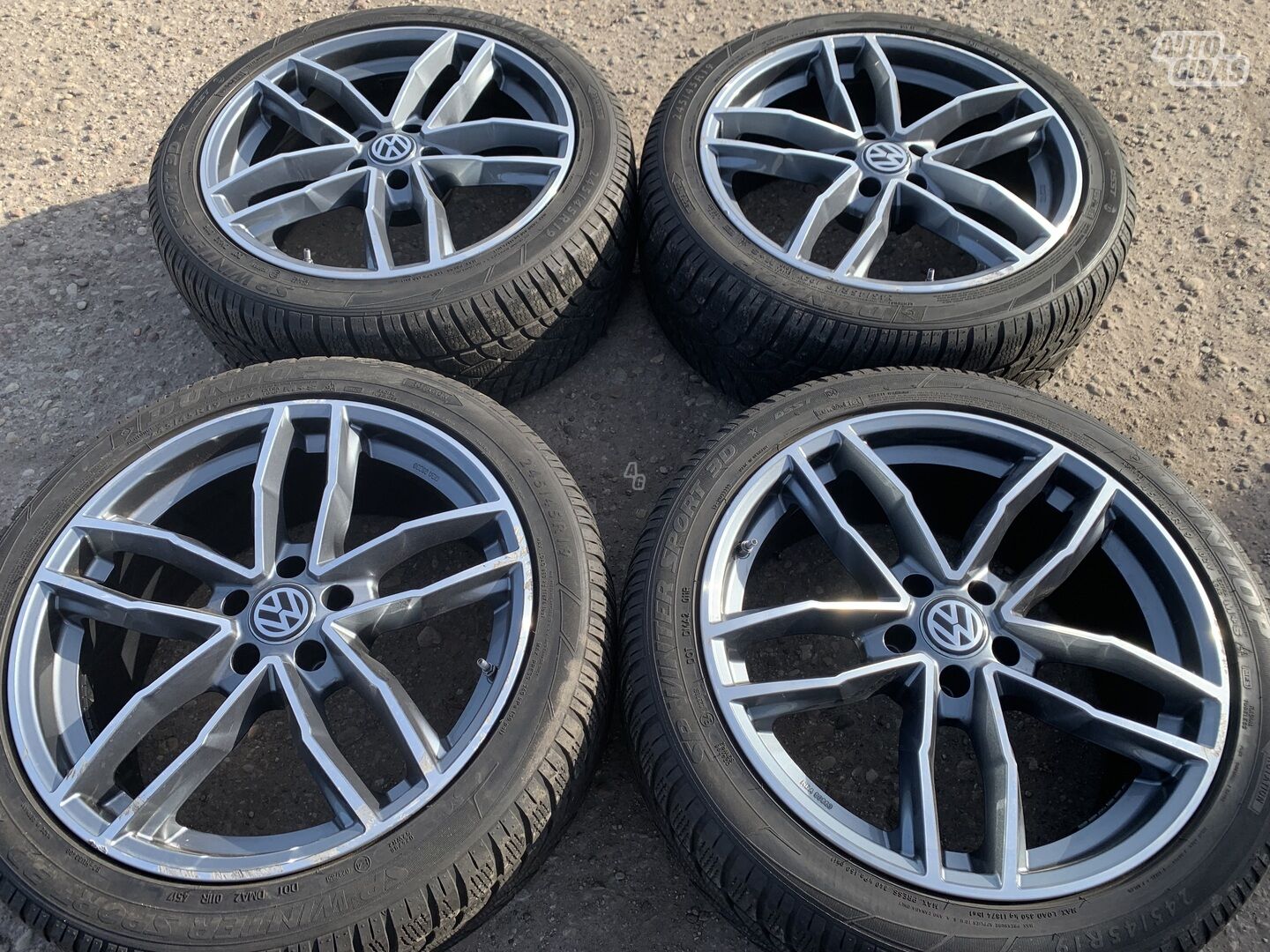 Volkswagen Siunciam, 8.5J ET45 light alloy R19 rims