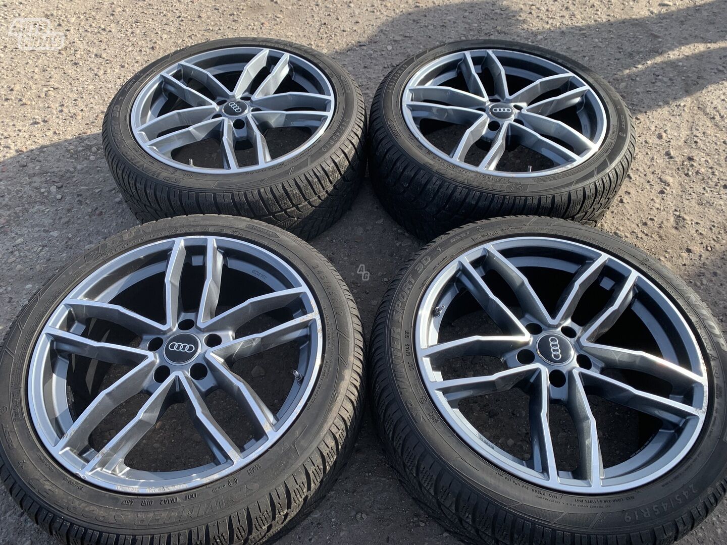 Audi Siunciam, 8.5J ET45 light alloy R19 rims