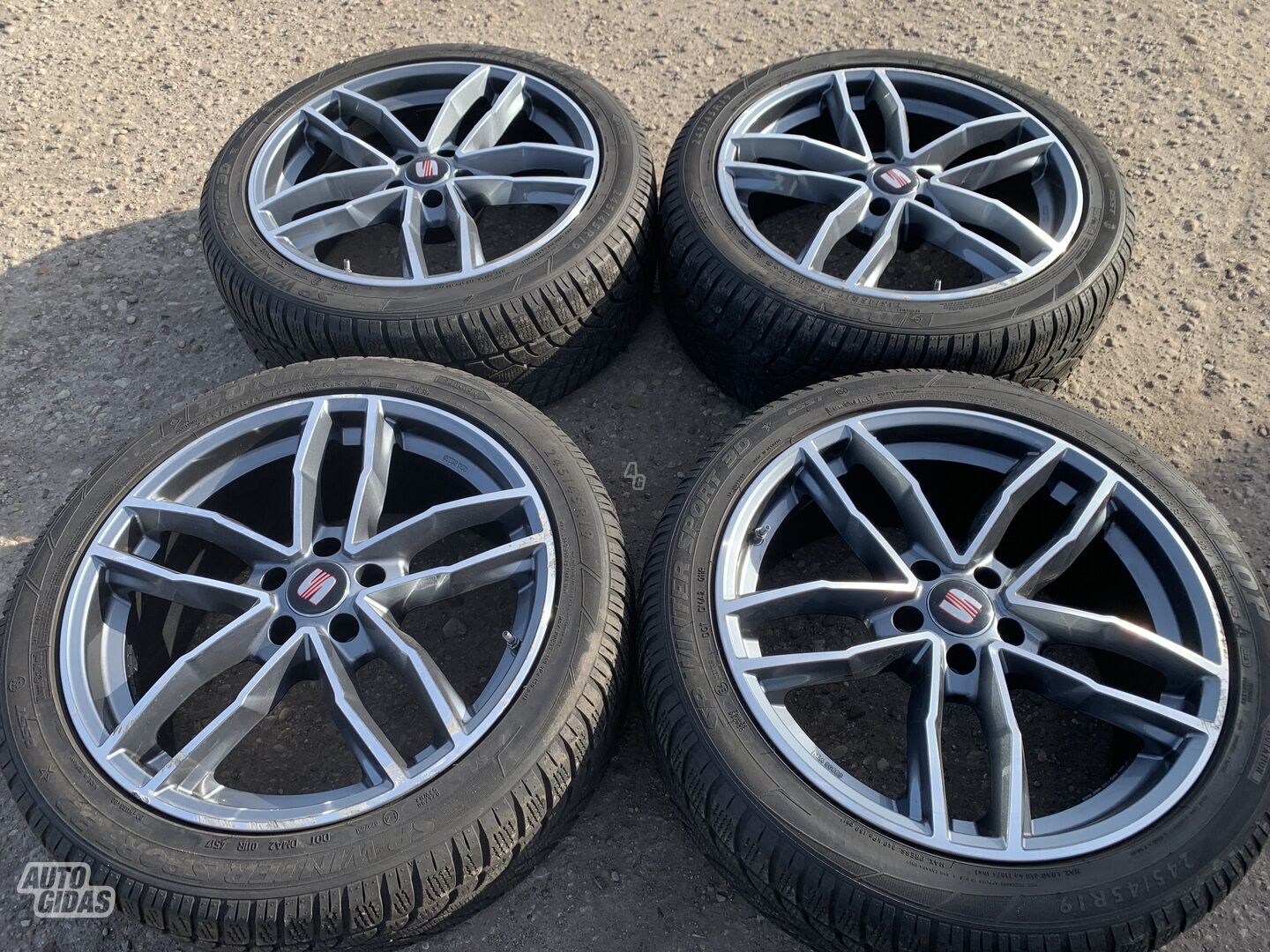 Seat Siunciam, 8.5J ET45 light alloy R19 rims