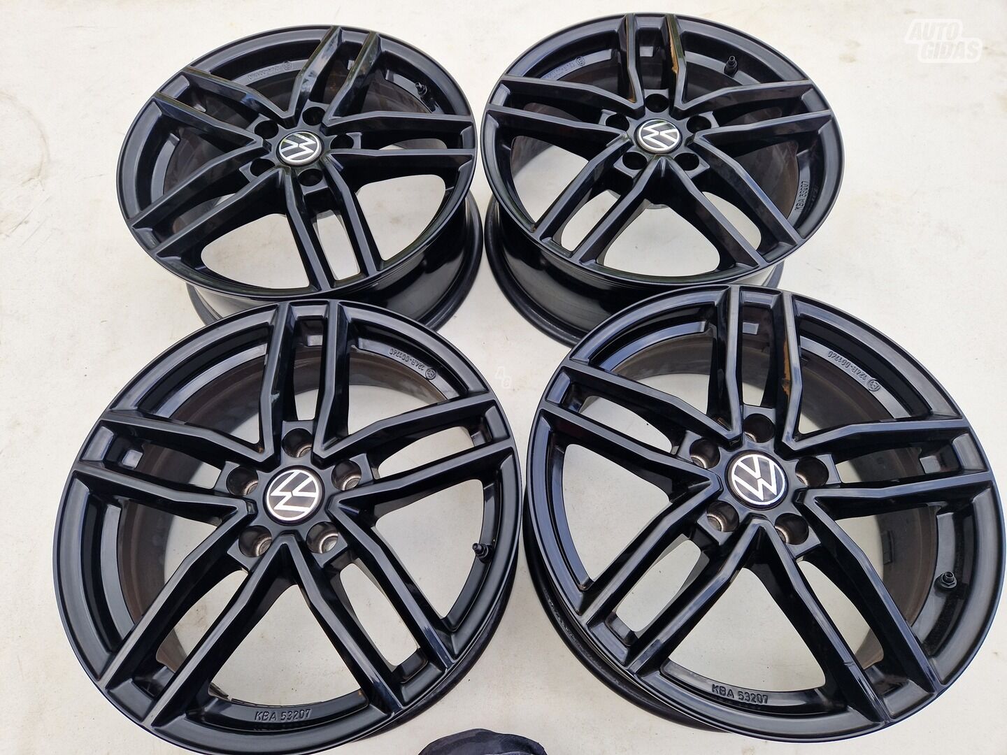 Volkswagen R17 Passat light alloy R17 rims